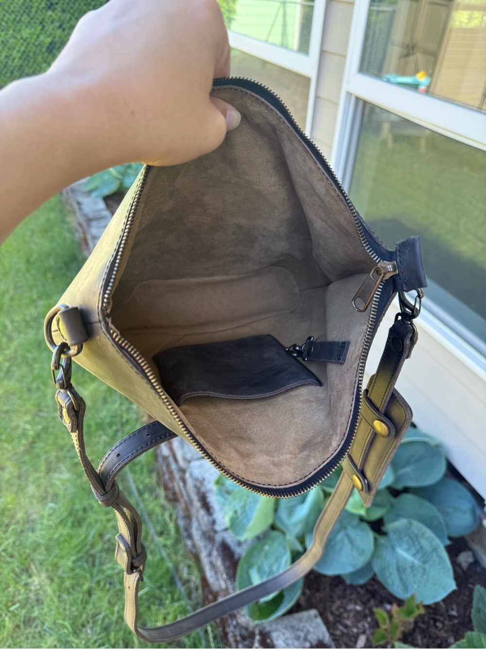 Love 41 by Saddleback Leather Concealed Carry Crossbody - Picture 4 of 6